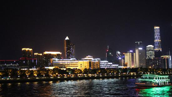 珠江夜游。POCO 水门