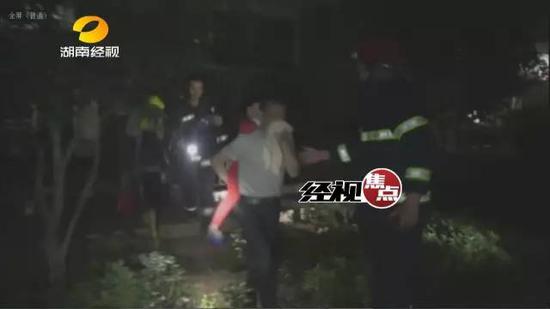 长沙一小区弱电井半月起火3回 业主不敢住开发