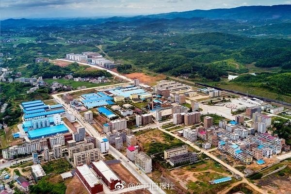 图为6月14日,基础设施日臻完善的该县工业集中区一隅。