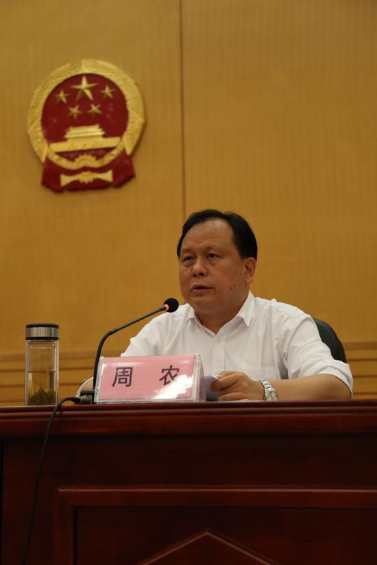 衡阳市委书记、市人大常委会主任周农主持会议