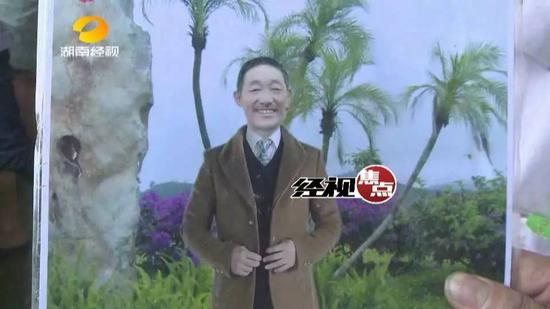 身亡的唐先生今年55岁，当时就一个人住在这个2楼。