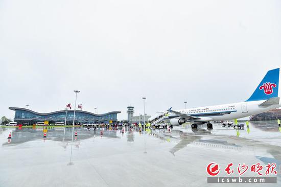 　　邵阳武冈机场是湖南首座建在高山上的机场。 长沙晚报记者 王志伟 摄