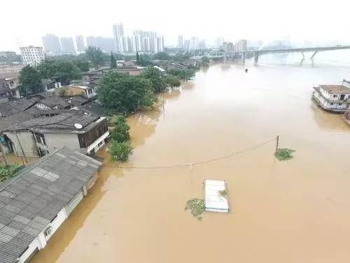 水淹下河街 记者 戴凛 摄