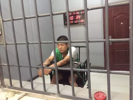 姚常凤称自己野外生存能力强。