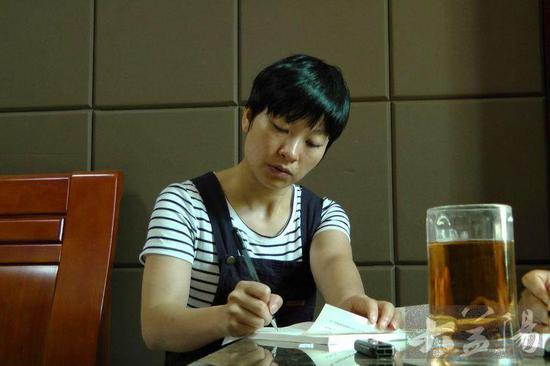 （图为桃江方言采集组专家成员南开大学文学院博士胡乘玲女士。）