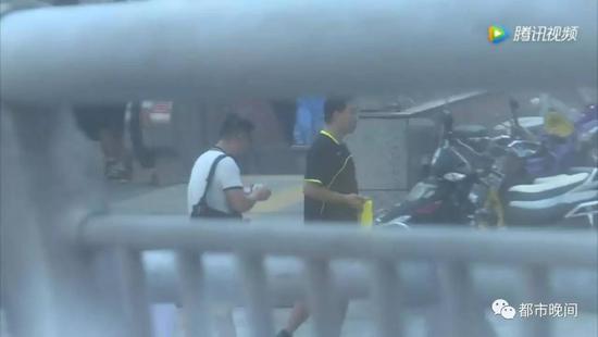 记者跨六省调查 长沙“衣旧情深”旧衣被高价转卖