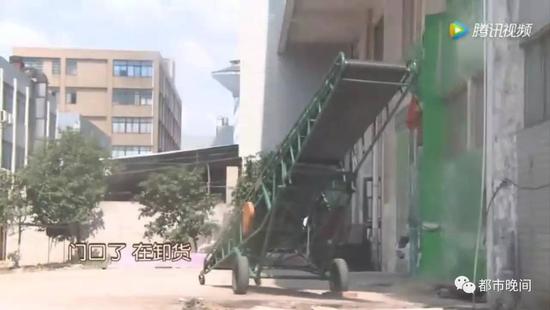 记者跨六省调查 长沙“衣旧情深”旧衣被高价转卖