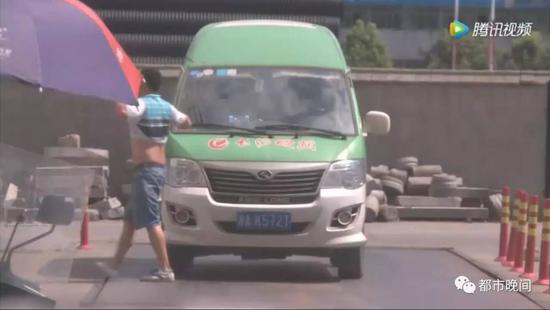 记者跨六省调查 长沙“衣旧情深”旧衣被高价转卖