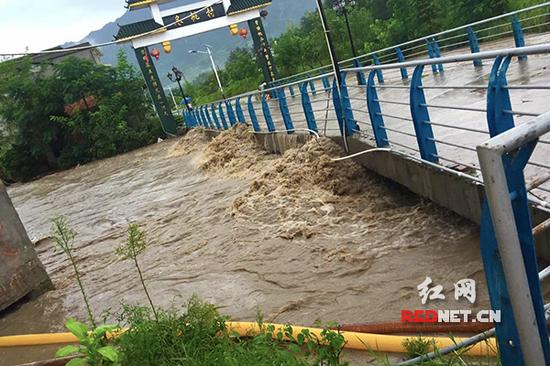 8月12日,平江县境内洪水肆虐。