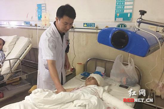 李康平小朋友已脱离生命危险。