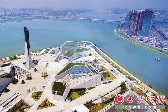 位于北辰三角洲的长沙滨江文化园。长沙晚报记者 李锋 摄