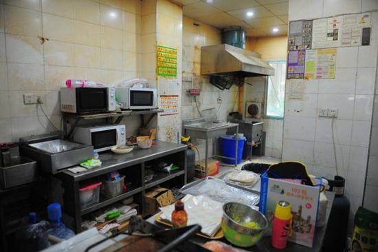 兼职网友爆料后厨卫生堪忧