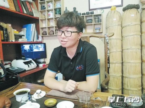 安化妹子谢孝云在高桥闯出了一片天空,把黑茶生意做到了海外。长沙晚报记者 王斌 摄