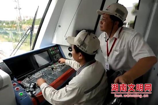 湖南这12个人凭什么当选第六届全国道德模范