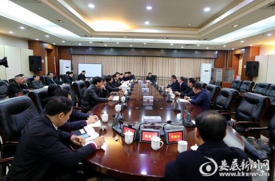 (11月13日,娄底市政府举行新任党组成员见面会)