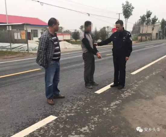 肇事者黄某文指认事故现场
