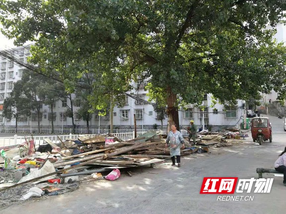 违章建筑拆除后。