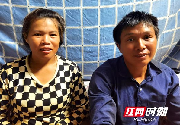吴卫国、杨引梅夫妻俩同在钢筋班组,因为有爱人的陪伴,虽繁忙但温暖。