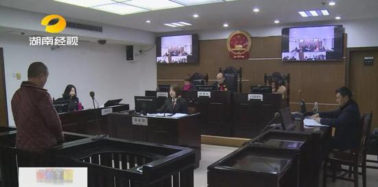 被四次刑事处罚 一男子因敲诈勒索再上被告席