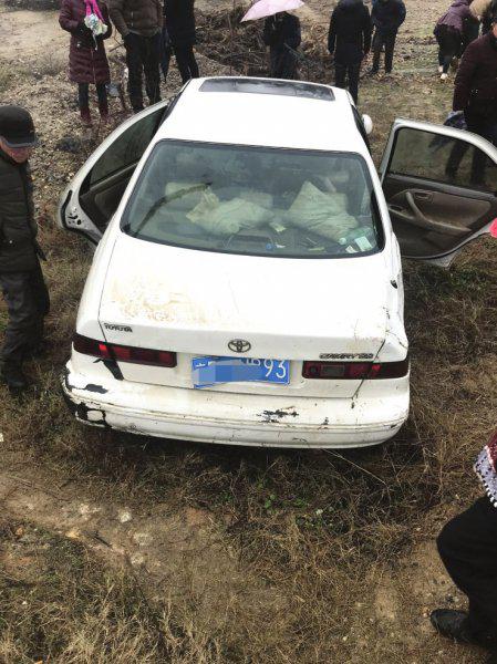 常德一小车坠入河中 3天后被找到