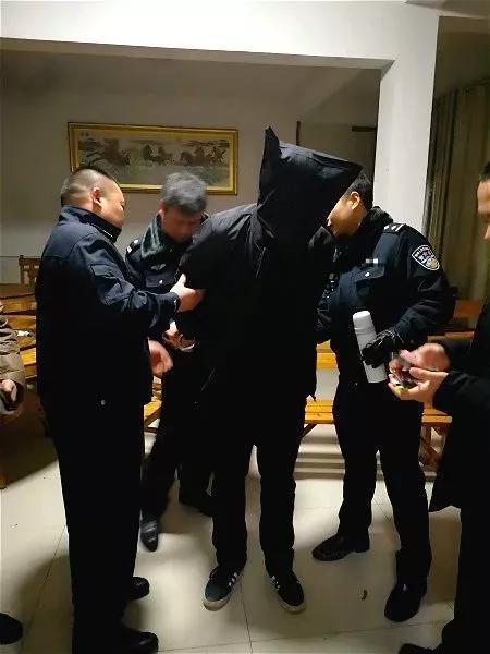 洪江市警方o2o出重拳端掉一个涉恶犯罪窝点