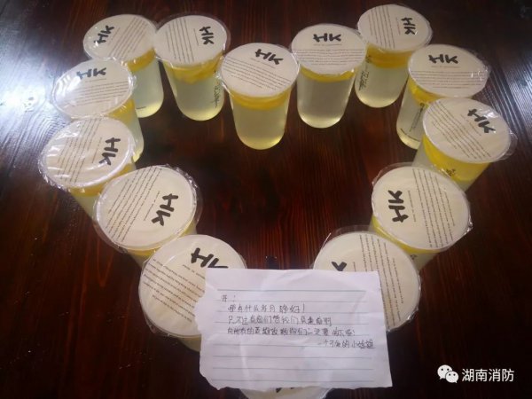 暖心！湖南和全国多地消防队收到神秘外卖 留言看哭了