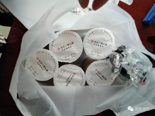 暖心！湖南和全国多地消防队收到神秘外卖 留言看哭了