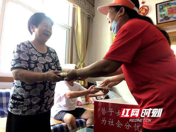 作为星沙街道的一家专业化养老公寓,康怡养老公寓从7月1日开始已为1200余人次送餐。