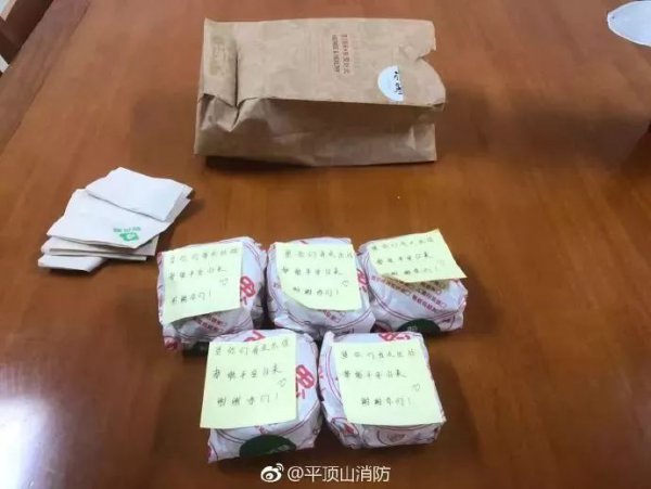 暖心！湖南和全国多地消防队收到神秘外卖 留言看哭了