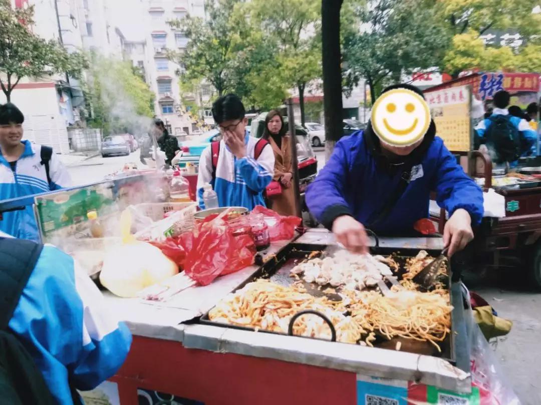 无口罩,无手套,真的卫生吗?