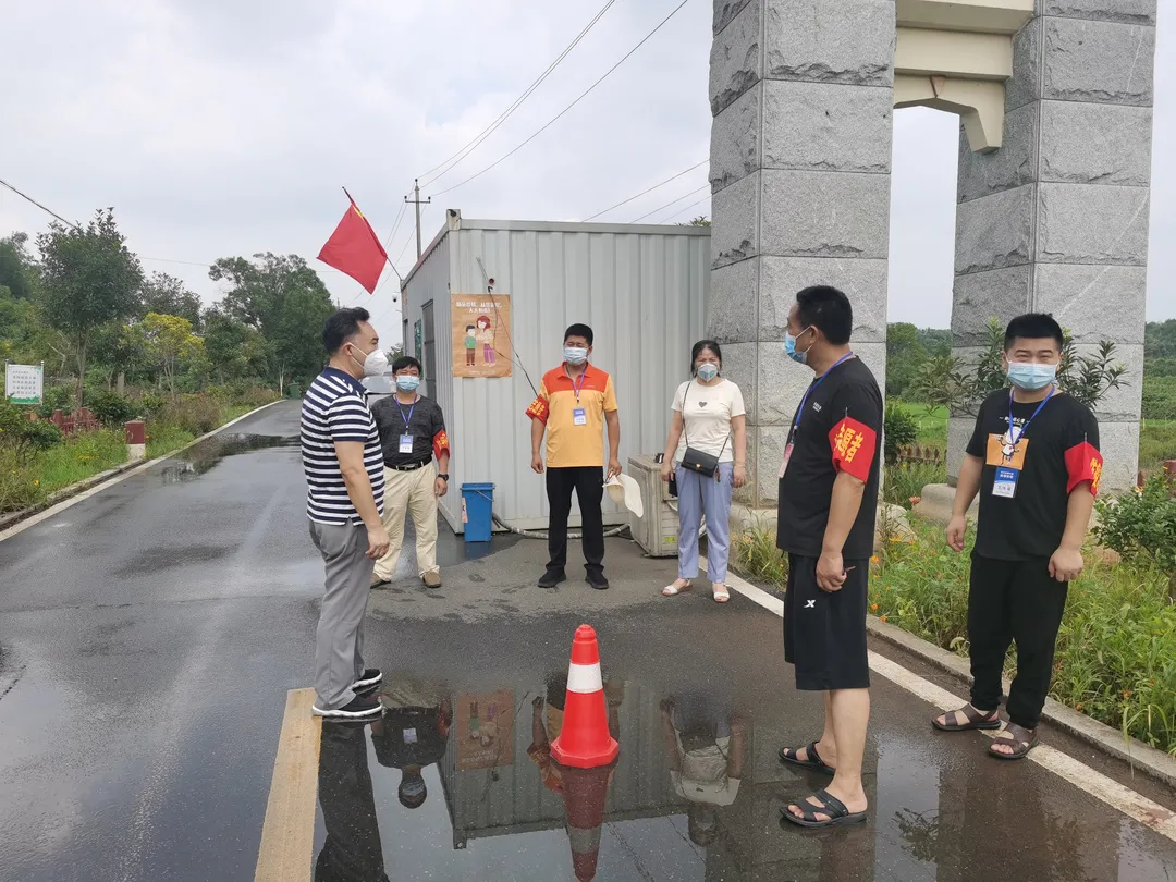 市纪委监委驻农业农村纪检监察组到天元区长岭社区、新塘社区督查疫情防控工作