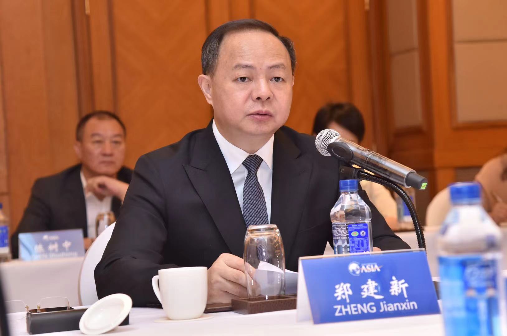 长沙市委副书记、市长、湖南湘江新区党工委书记郑建新讲话。