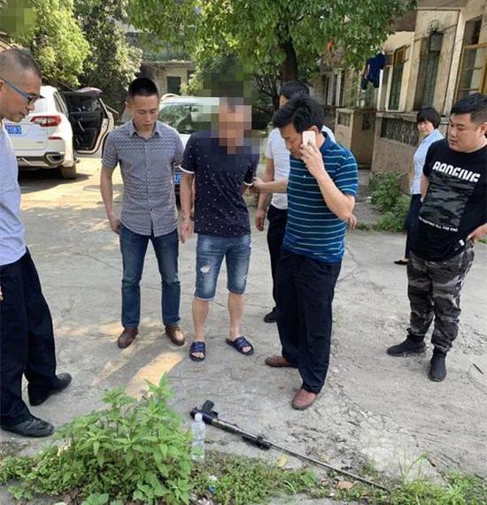 缴获枪支还有1.2公斤毒品 隆回警方摧毁涉枪贩毒团伙