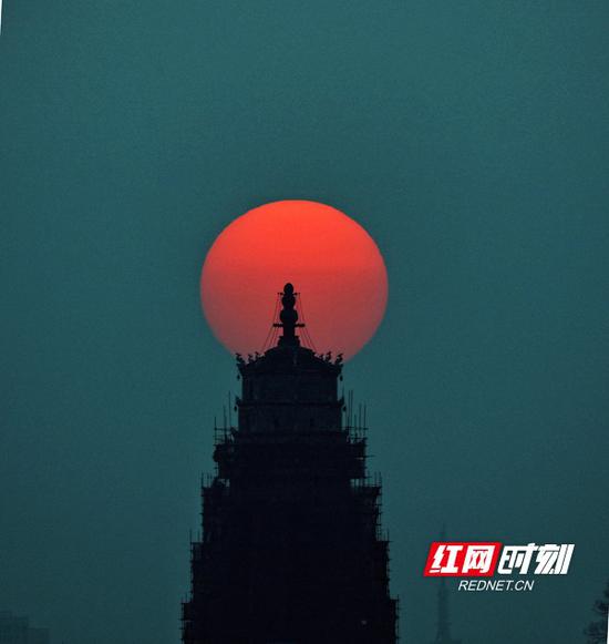 来雁塔始建于公元1581年,名字从状元塔、文峰塔,到今天的来雁塔。
