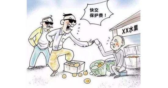 益阳老娭毑变身市场“地头蛇” 不交“管理费”就掀摊