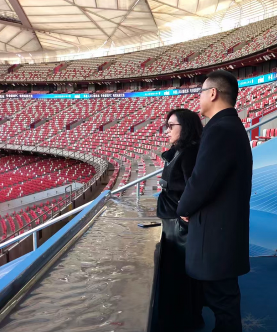 美国格莱美奖终身评委张正馨女士在鸟巢考察