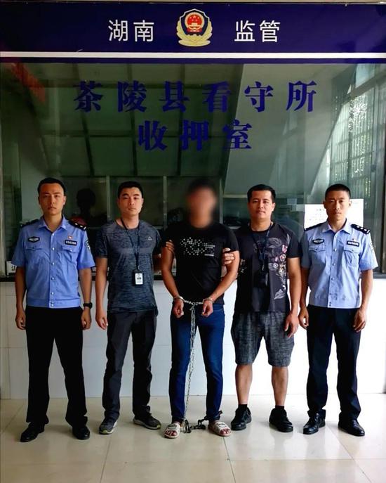 目前，犯罪嫌疑人谢某豪已被移交广东阳西警方。