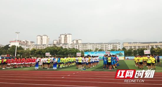 8月24日，湖南省第十三届运动会青少年乙组足球比赛在风景秀丽的南岳景区开赛。