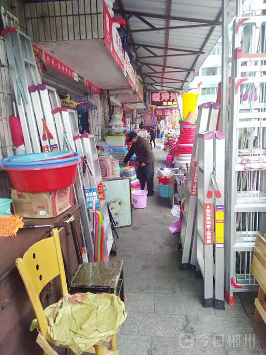 过道拥挤