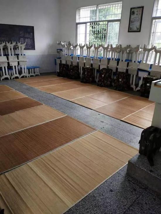 他们岗位不同责任相当 这张A4纸看哭了多少人！