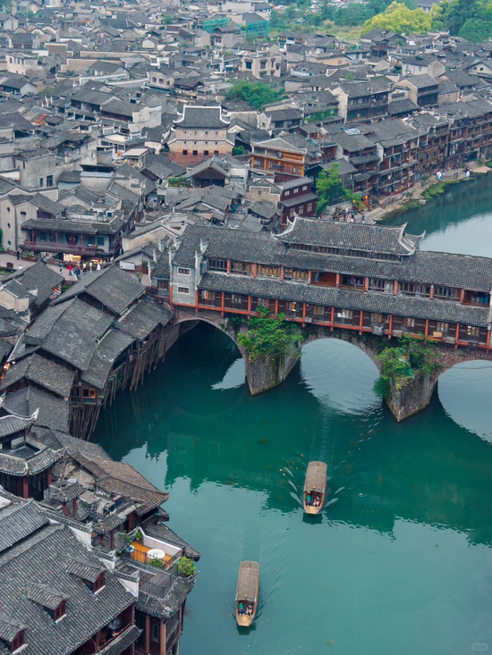 湘西凤凰古城。图/小红书@我是林同学