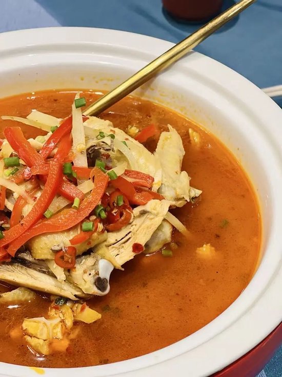 东安鸡。图/唐卓婧