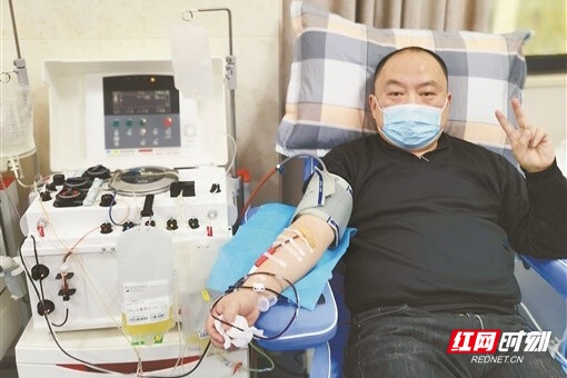 3月5日，陶雄喜上机捐献血小板。