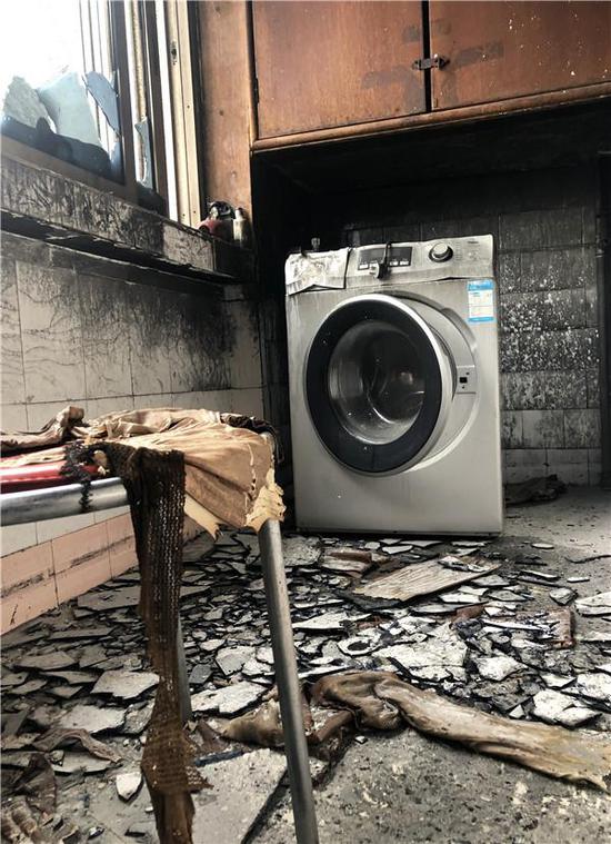 长沙东瓜山民房起火 一男子因醉酒跑错方向丧命