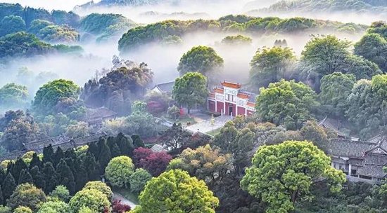 位于君山岛东部的湘妃祠。