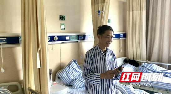 湘西“老歌王”不惧肺癌 病房自编歌为高考学子加油鼓劲