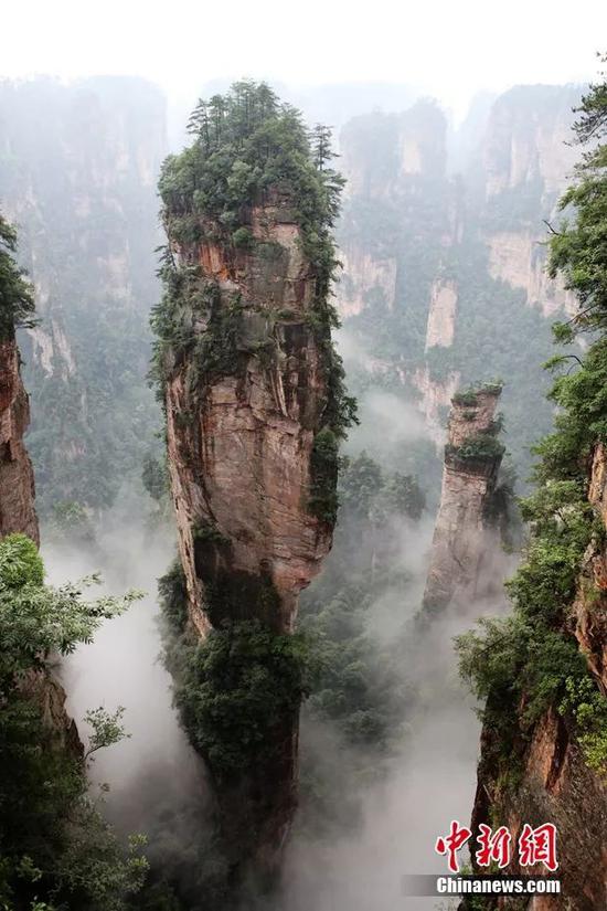 张家界乾坤柱（已更名为哈利路亚山）。邓道理 摄