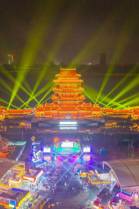 湘潭万楼·芒果青年码头灯光璀璨