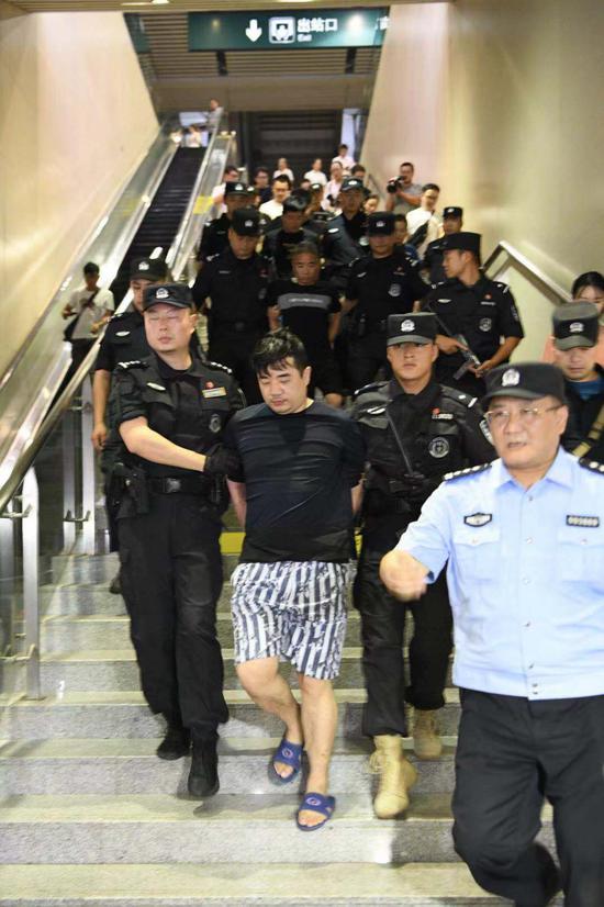 警方成功抓获公安部A级通缉令逃犯陆海洋