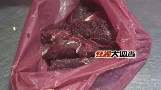 郴州猪婆肉涂抹鲜血后摇身一变成牛肉流入市场